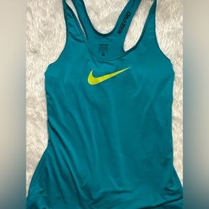 Teal Nike activewear top in MEDIUM